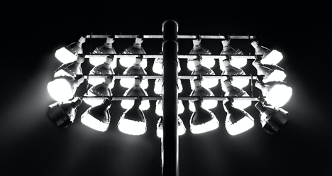 C&oacute;mo las luces del estadio mejoran los eventos deportivos: iluminando la noche